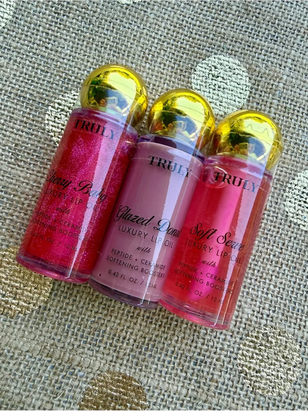NEW TRULY LIP OIL AND GLOSS BUNDLE- NEW & SEALED - 5 piece set!